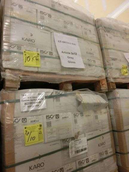 PALLET, APPROX. (32) CARTONS KAG7530G 7.5 X 30 ANTIC GREY GLOSSY WALL TILE 2023120107V4-N1 (sold 2x the money)