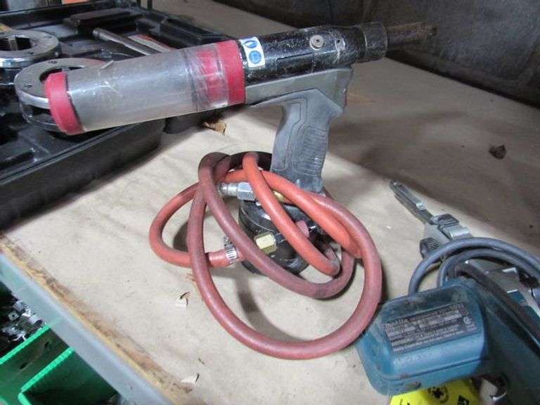 9032 Rivet (1) ELECTRIC BELT SANDER MAKITA 9032 AND (1) PNEUMATIC RIVET GUN ...