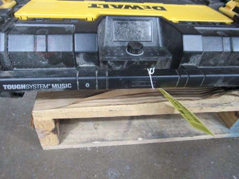 LOT, (1) 2-GALLON CORDLESS WET/DRY VACUUM DEWALT DCV580H AND (1) TOUGH SYSTEM MUSIC DEWALT DWST08810, BOTH AS SHOWN *NO CORDS PROVIDED*