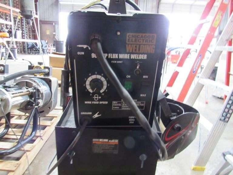 LOT, (1) 90-AMP FLUX WIRE WELDER CHICAGO ELECTRIC, (1) WELDING CART AND (1) NORTHERN INDUSTRIAL WIRE FEED WELDER FLUX CORE 125