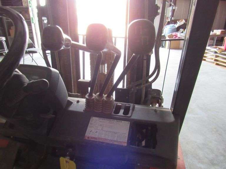 TOYOTA FORKLIFT MDL 7FGU25 S/N 80495