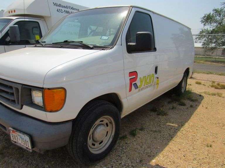 2005 FORD E150 CARGO VAN VIN 1FTRE14W15HB76347