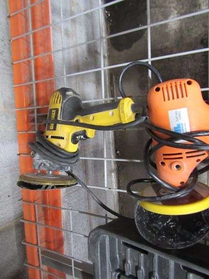 LOT, (3) ELECTRIC DISC SANDERS AND (1) ELECTRIC WAGNER HEAT GUN