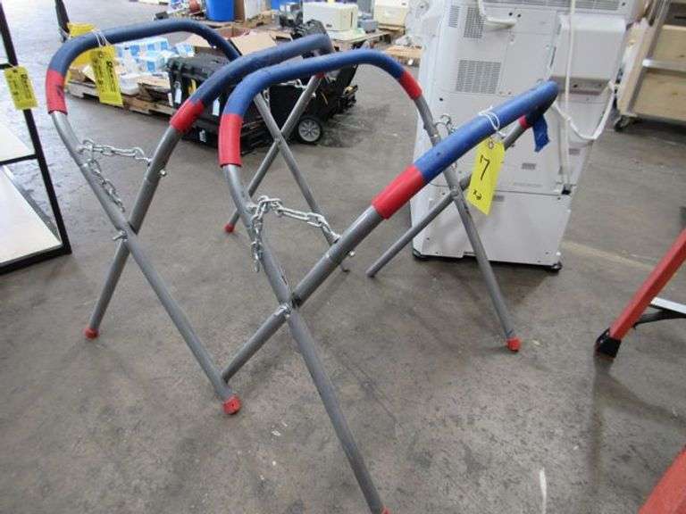 METAL WINDSHIELD STAND  (sold 2x the money)