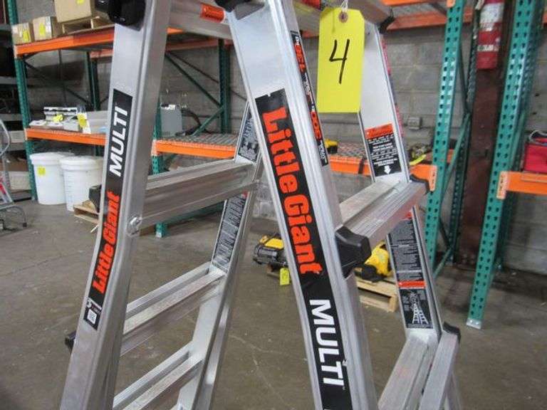 LITTLE GIANT 300-LB CAPACITY MULTI-PURPOSE LADDER