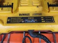 BATTERY CHARGER DEWALT DCB104, 4-PORT