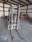TOYOTA FORKLIFT MDL 7FGU25 S/N 80495
