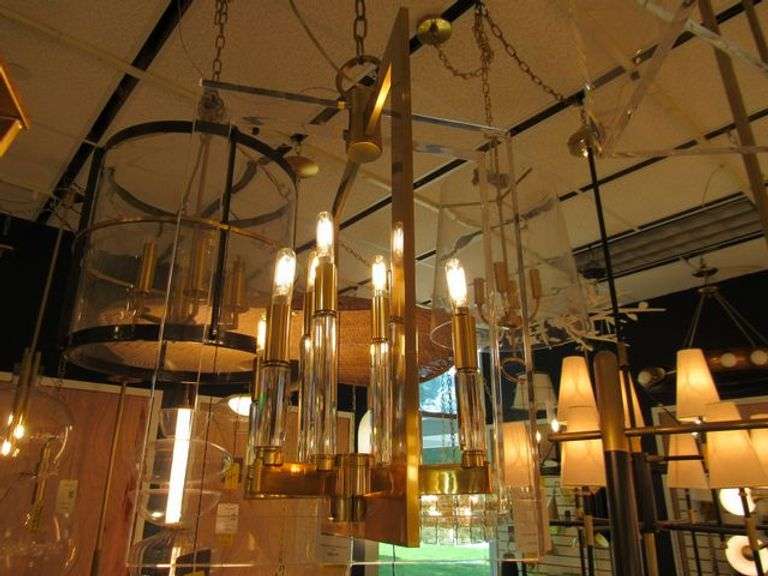 CHANDELIER OR PENDANT AS SHOWN * REFER TO PHOTOS * BUYER RESPONSIBLE FOR REMOVAL - BRING TOOLS AND LADDER AS ITEMS ARE CEILING MOUNTED 12'-14' CEILING HEIGHT*