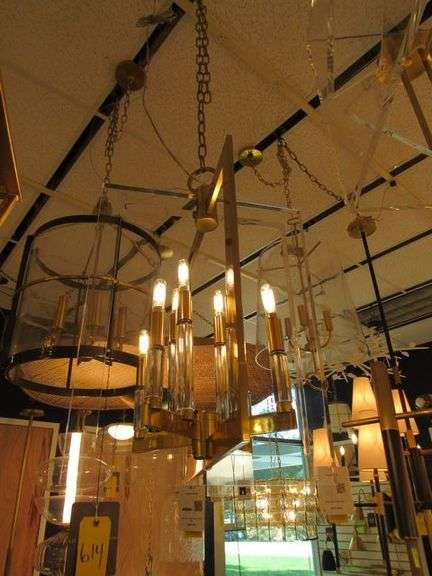 CHANDELIER OR PENDANT AS SHOWN * REFER TO PHOTOS * BUYER RESPONSIBLE FOR REMOVAL - BRING TOOLS AND LADDER AS ITEMS ARE CEILING MOUNTED 12'-14' CEILING HEIGHT*