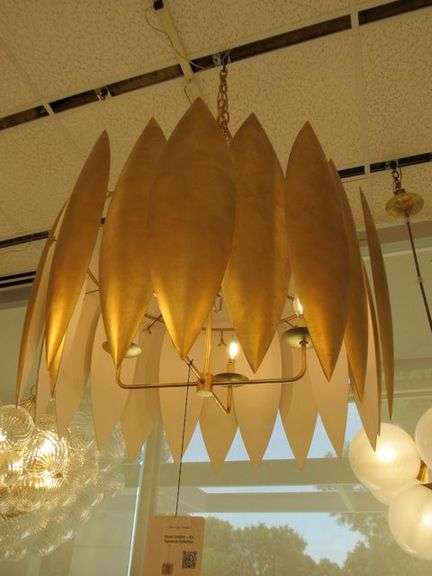CHANDELIER OR PENDANT AS SHOWN * REFER TO PHOTOS * BUYER RESPONSIBLE FOR REMOVAL - BRING TOOLS AND LADDER AS ITEMS ARE CEILING MOUNTED 12'-14' CEILING HEIGHT*