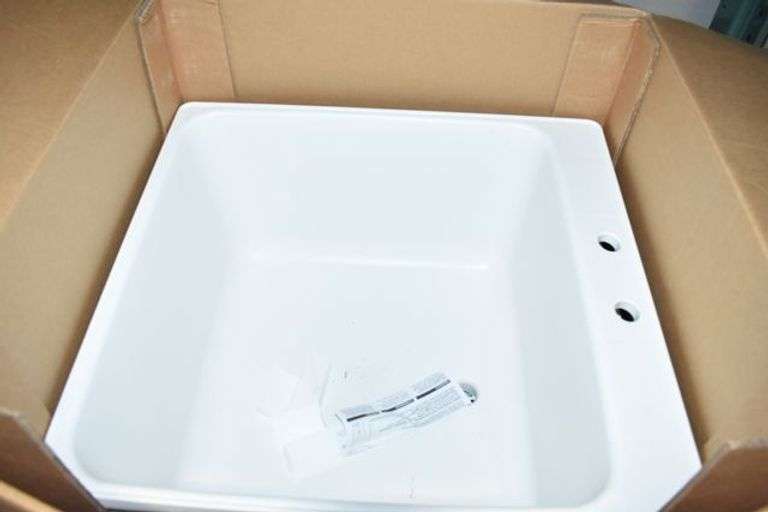 LAUNDRY TUB, FLOOR MOUNT