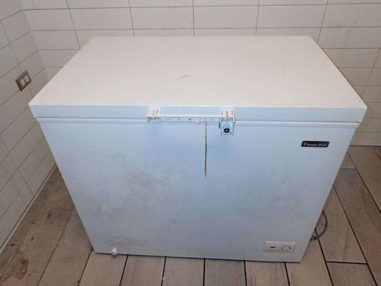 Magic Chef Chest Freezer Model HMCF9W3
