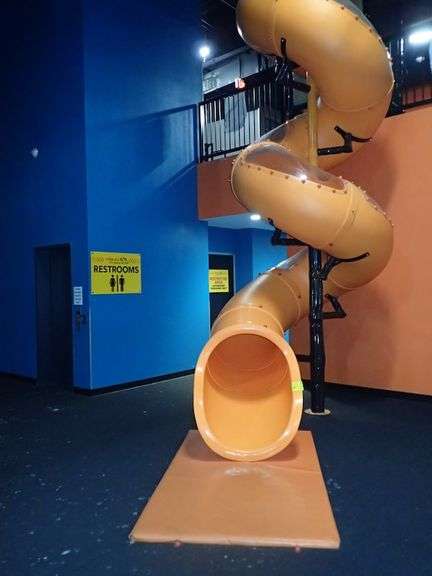 Large Spiral Tube Slide w/ Plexiglass Windows