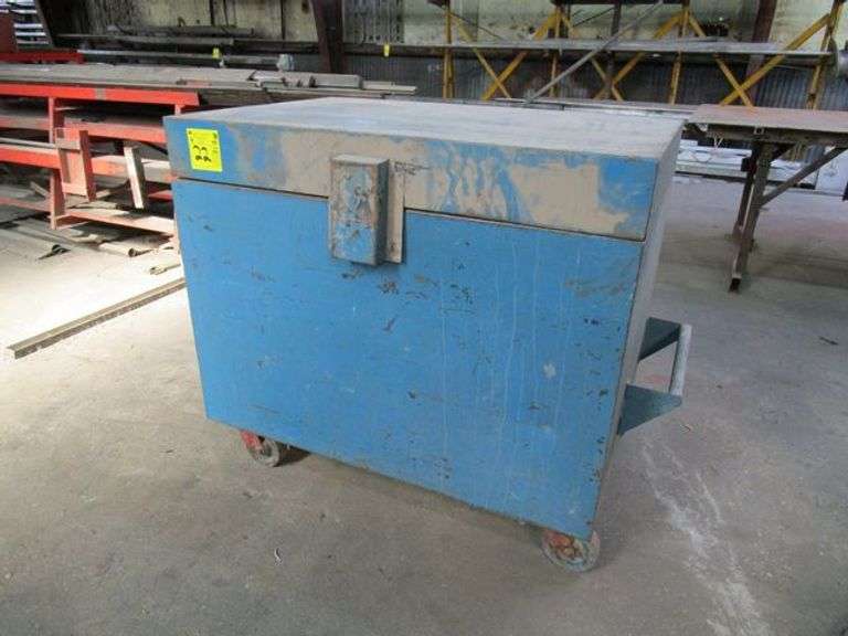 HEAVY DUTY JOBBOX APPROX. 32" X 48" X 36"