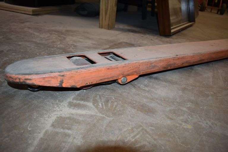 ECO TRANS PALLET 1.55 PALLET JACK *(1) FORK IS BENT*