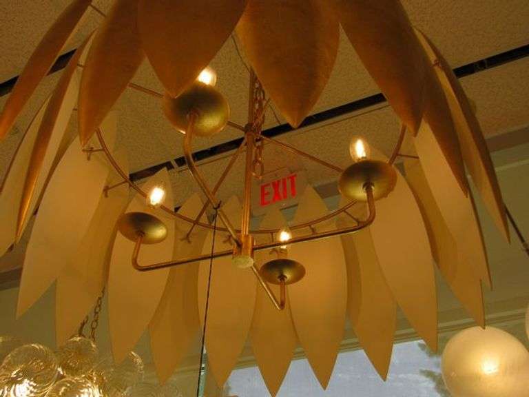 CHANDELIER OR PENDANT AS SHOWN * REFER TO PHOTOS * BUYER RESPONSIBLE FOR REMOVAL - BRING TOOLS AND LADDER AS ITEMS ARE CEILING MOUNTED 12'-14' CEILING HEIGHT*