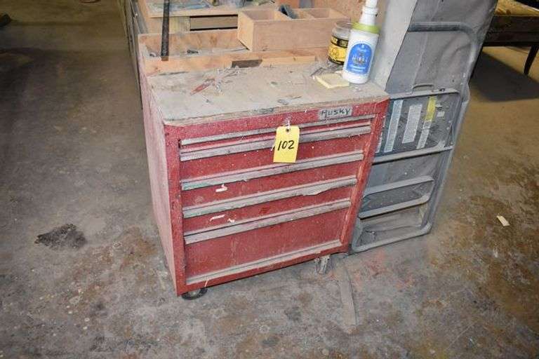 HUSKY PROFESSIONAL TOOL BOX WITH CONTENTS AS SHOWN, PORTABLE