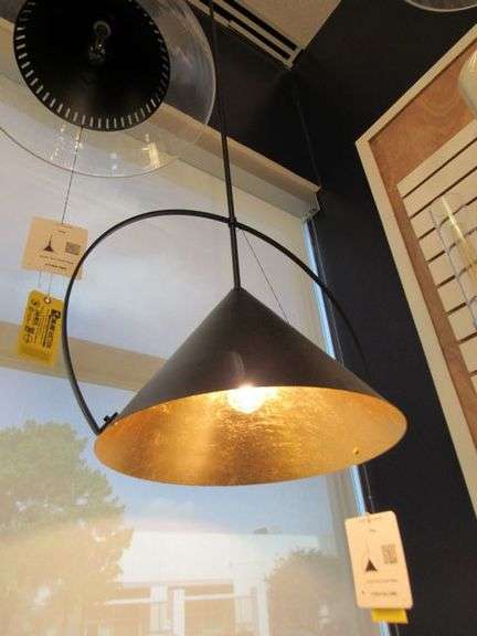 CHANDELIER OR PENDANT AS SHOWN * REFER TO PHOTOS * BUYER RESPONSIBLE FOR REMOVAL - BRING TOOLS AND LADDER AS ITEMS ARE CEILING MOUNTED 12'-14' CEILING HEIGHT*