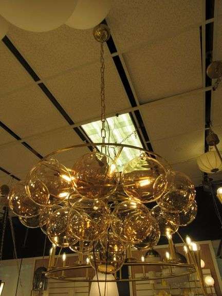 CHANDELIER OR PENDANT AS SHOWN * REFER TO PHOTOS * BUYER RESPONSIBLE FOR REMOVAL - BRING TOOLS AND LADDER AS ITEMS ARE CEILING MOUNTED 12'-14' CEILING HEIGHT*