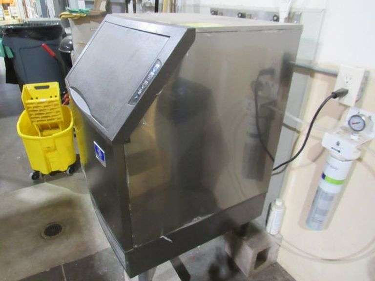 MANITOWOC ICE MAKER MDL. UYF0190A-161B, S/N 310459264, PHASE 1