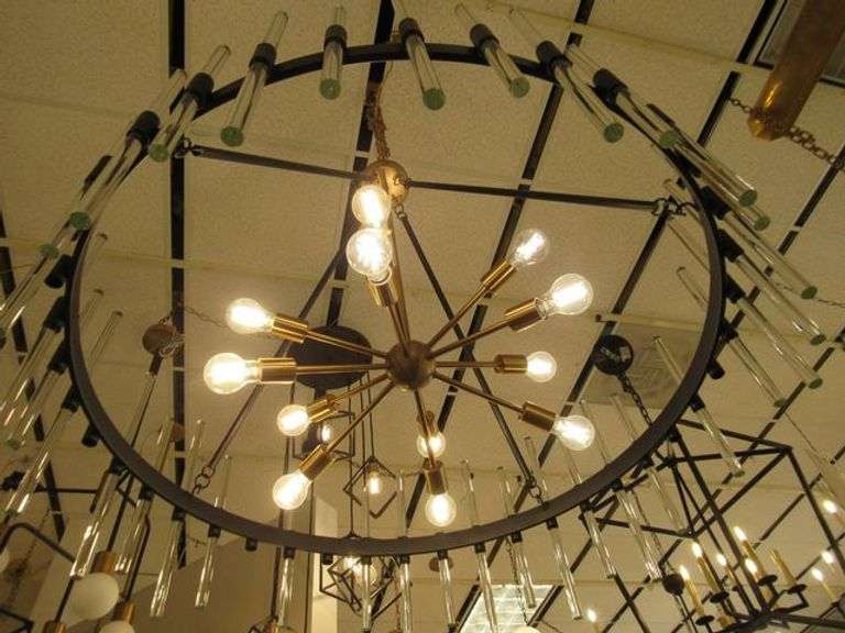 CHANDELIER OR PENDANT AS SHOWN * REFER TO PHOTOS * BUYER RESPONSIBLE FOR REMOVAL - BRING TOOLS AND LADDER AS ITEMS ARE CEILING MOUNTED 12'-14' CEILING HEIGHT*