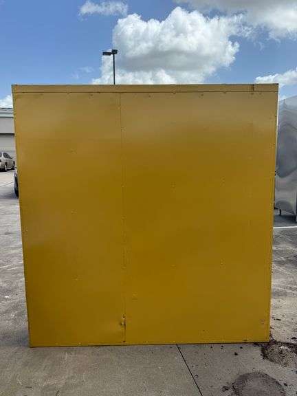 SUPERIOR LOCKERS 19 COMPARTMENT DOOR METAL LOCKER