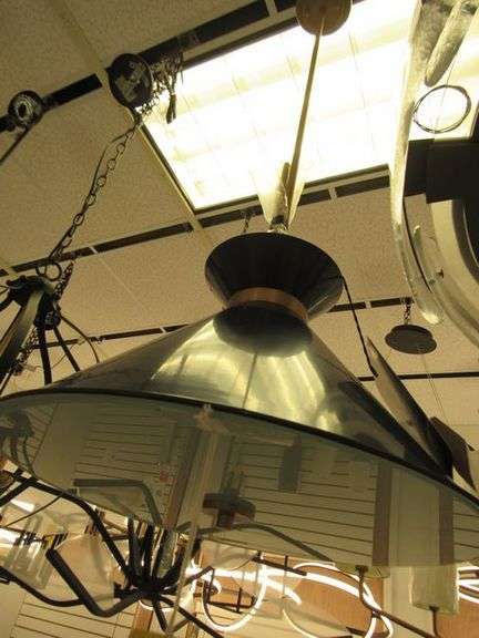 CHANDELIER OR PENDANT AS SHOWN * REFER TO PHOTOS * BUYER RESPONSIBLE FOR REMOVAL - BRING TOOLS AND LADDER AS ITEMS ARE CEILING MOUNTED 12'-14' CEILING HEIGHT*