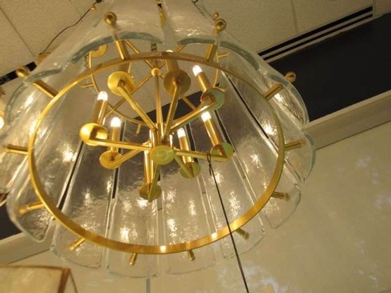 CHANDELIER OR PENDANT AS SHOWN * REFER TO PHOTOS * BUYER RESPONSIBLE FOR REMOVAL - BRING TOOLS AND LADDER AS ITEMS ARE CEILING MOUNTED 12'-14' CEILING HEIGHT*
