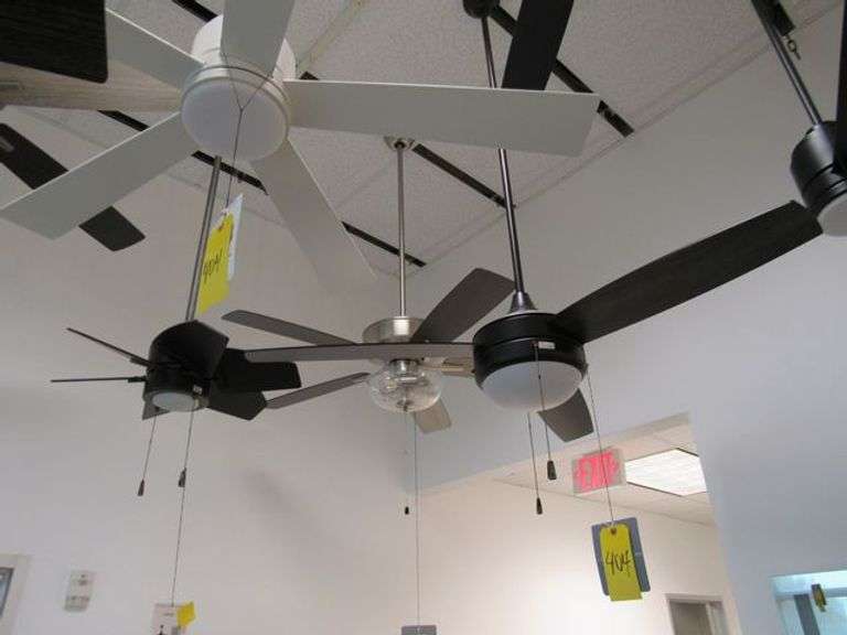 CHANDELIER OR PENDANT AS SHOWN * REFER TO PHOTOS * BUYER RESPONSIBLE FOR REMOVAL - BRING TOOLS AND LADDER AS ITEMS ARE CEILING MOUNTED 12'-14' CEILING HEIGHT*