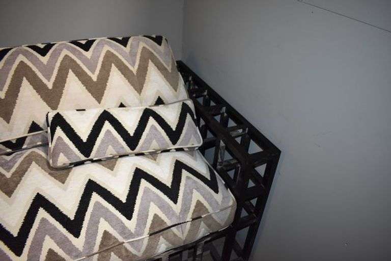 FABRIC UPHOLSTERED SOFA WITH METAL FRAME AND (2) THROW PILLOWS