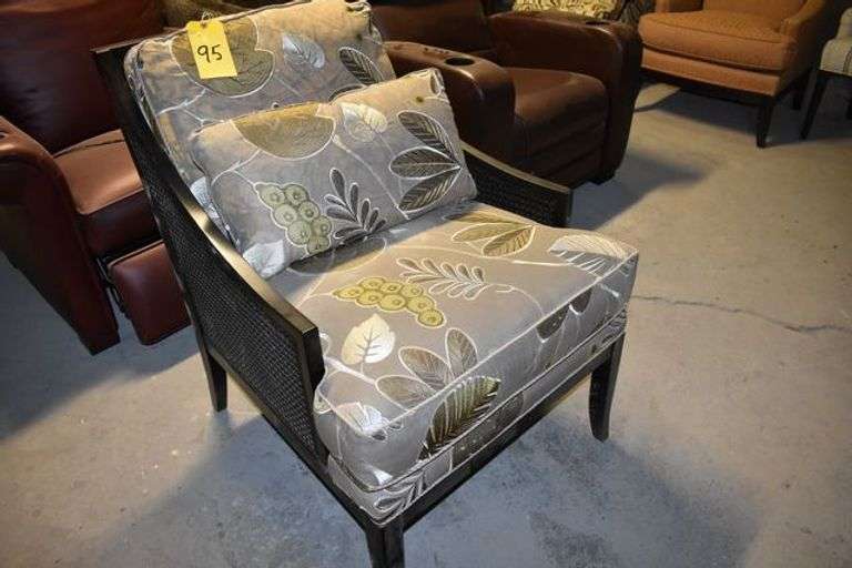 WICKER STYLE SIDE CHAIR WITH (2) CUSHIONS AND (1) THROW PILLOW