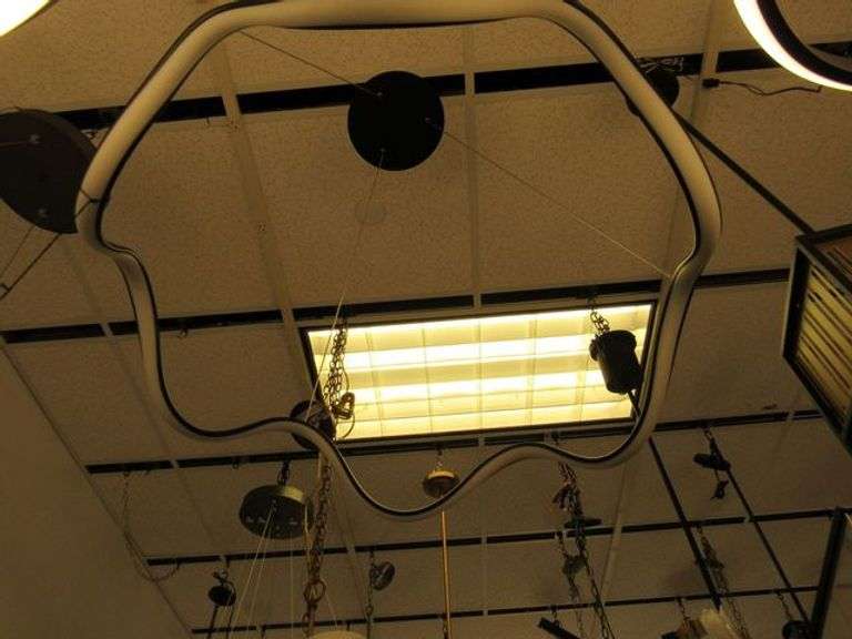 CHANDELIER OR PENDANT AS SHOWN * REFER TO PHOTOS * BUYER RESPONSIBLE FOR REMOVAL - BRING TOOLS AND LADDER AS ITEMS ARE CEILING MOUNTED 12'-14' CEILING HEIGHT*