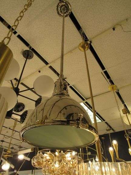 CHANDELIER OR PENDANT AS SHOWN * REFER TO PHOTOS * BUYER RESPONSIBLE FOR REMOVAL - BRING TOOLS AND LADDER AS ITEMS ARE CEILING MOUNTED 12'-14' CEILING HEIGHT*