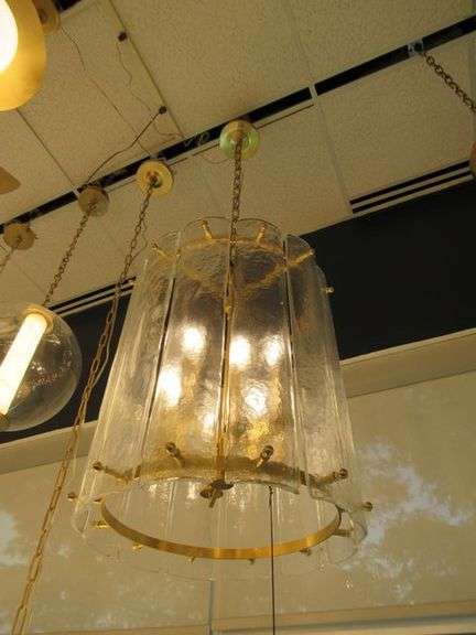 CHANDELIER OR PENDANT AS SHOWN * REFER TO PHOTOS * BUYER RESPONSIBLE FOR REMOVAL - BRING TOOLS AND LADDER AS ITEMS ARE CEILING MOUNTED 12'-14' CEILING HEIGHT*