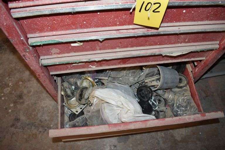 HUSKY PROFESSIONAL TOOL BOX WITH CONTENTS AS SHOWN, PORTABLE