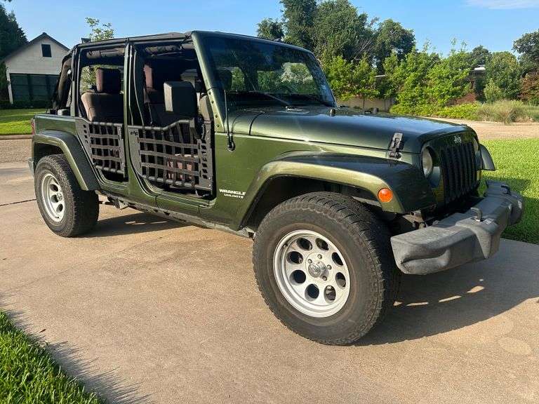 2007 JEEP WRANGLER UNLIMITED SAHARA 4X2 SPORT UTILITY 4-DOOR, VIN: 1J4GB59117L152759