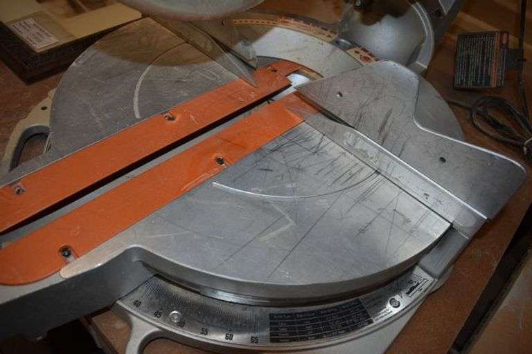 RIGID 12" MITER SAW 110-V *NEEDS REPAIR*