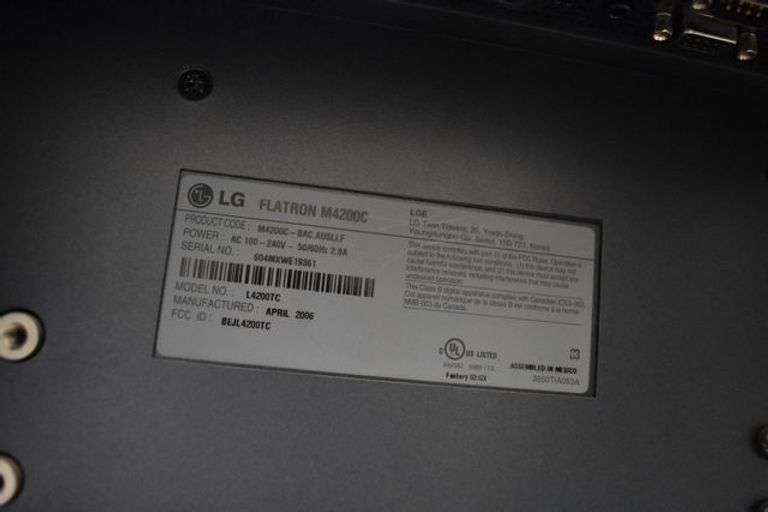 LG FLATRON M4200C PLASMA MONITORS 42" WITH STAND AS SHOWN MDLL4200TC