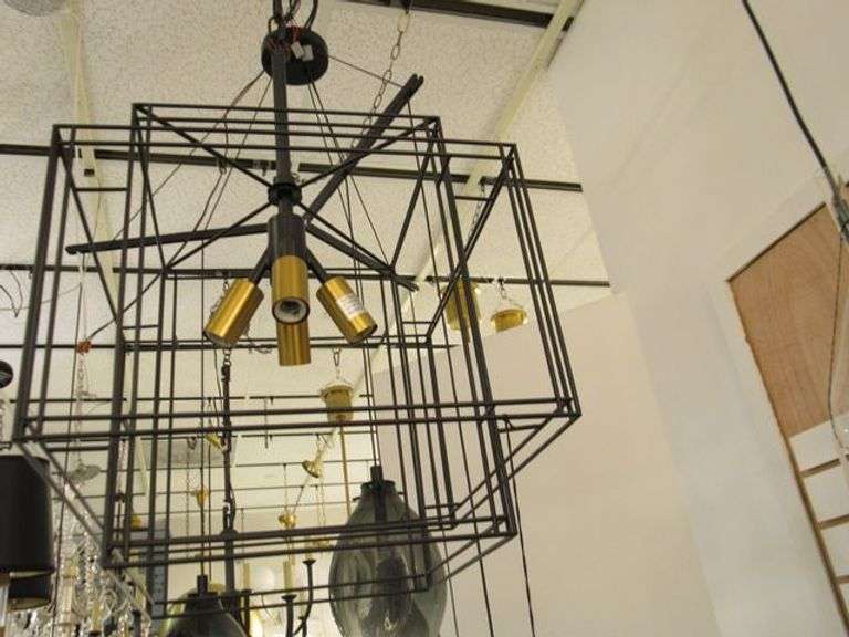 CHANDELIER OR PENDANT AS SHOWN * REFER TO PHOTOS * BUYER RESPONSIBLE FOR REMOVAL - BRING TOOLS AND LADDER AS ITEMS ARE CEILING MOUNTED 12'-14' CEILING HEIGHT*