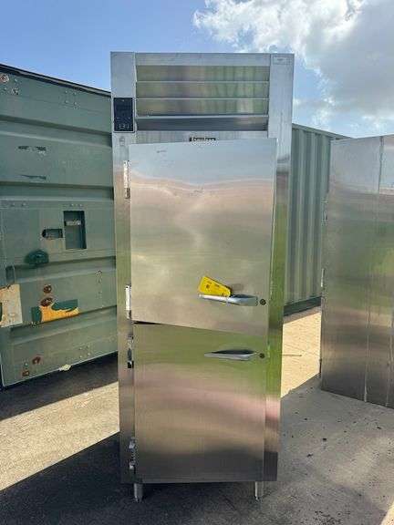TRAULSEN & CO. STAINLESS STEEL COMMERCIAL REFRIGERATOR MODEL RHT132WUT - PLEASE NOTE: UPPER DOOR WILL NOT CLOSE / SEAL PROPERLY