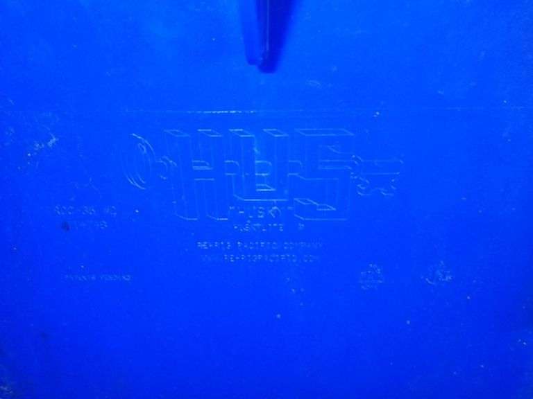 U-Line 35 Gallon Rolling Trash Bin Model H-4202 Blue **sold 3X the money**