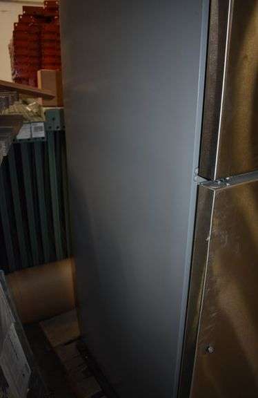 WHIRLPOOL 18-CF FRIDGE MDL WRT318FZDM09 STAINLESS FRONT *DAMAGED-MISSING BOTH HANDLES* 110-V
