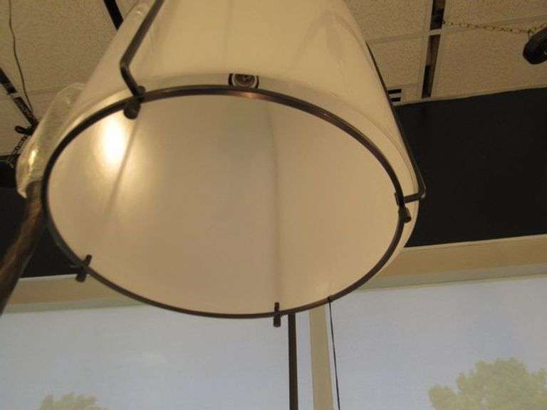 CHANDELIER OR PENDANT AS SHOWN * REFER TO PHOTOS * BUYER RESPONSIBLE FOR REMOVAL - BRING TOOLS AND LADDER AS ITEMS ARE CEILING MOUNTED 12'-14' CEILING HEIGHT*