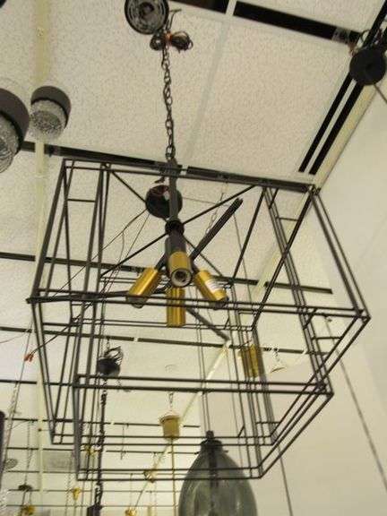 CHANDELIER OR PENDANT AS SHOWN * REFER TO PHOTOS * BUYER RESPONSIBLE FOR REMOVAL - BRING TOOLS AND LADDER AS ITEMS ARE CEILING MOUNTED 12'-14' CEILING HEIGHT*