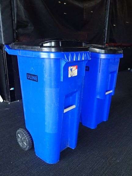 U-Line 35 Gallon Rolling Trash Bin Model H-4202 Blue **sold 2X the money**