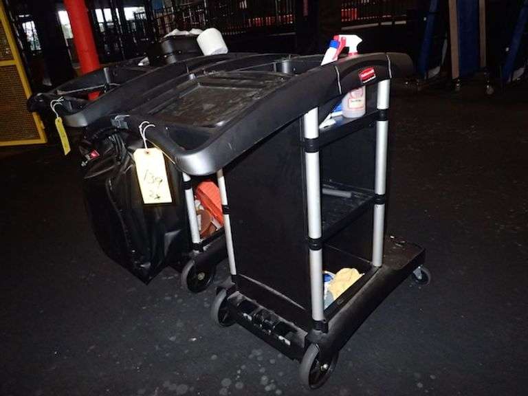 Rubbermaid Rolling Janitorial Cart **sold 2X the money**