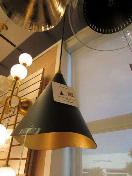CHANDELIER OR PENDANT AS SHOWN * REFER TO PHOTOS * BUYER RESPONSIBLE FOR REMOVAL - BRING TOOLS AND LADDER AS ITEMS ARE CEILING MOUNTED 12'-14' CEILING HEIGHT*