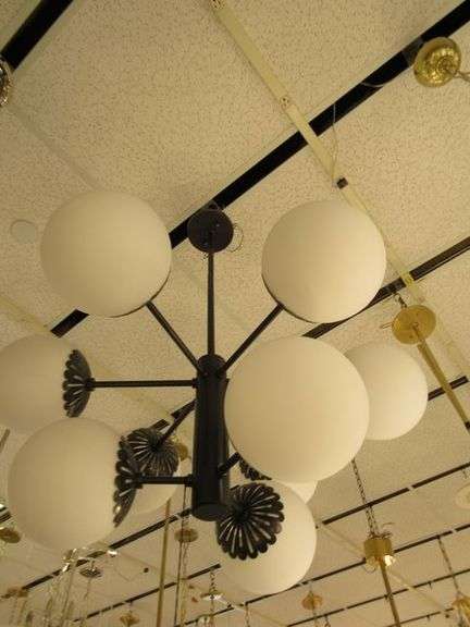 CHANDELIER OR PENDANT AS SHOWN * REFER TO PHOTOS * BUYER RESPONSIBLE FOR REMOVAL - BRING TOOLS AND LADDER AS ITEMS ARE CEILING MOUNTED 12'-14' CEILING HEIGHT*