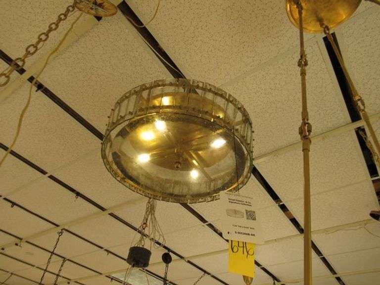 CHANDELIER OR PENDANT AS SHOWN * REFER TO PHOTOS * BUYER RESPONSIBLE FOR REMOVAL - BRING TOOLS AND LADDER AS ITEMS ARE CEILING MOUNTED 12'-14' CEILING HEIGHT*