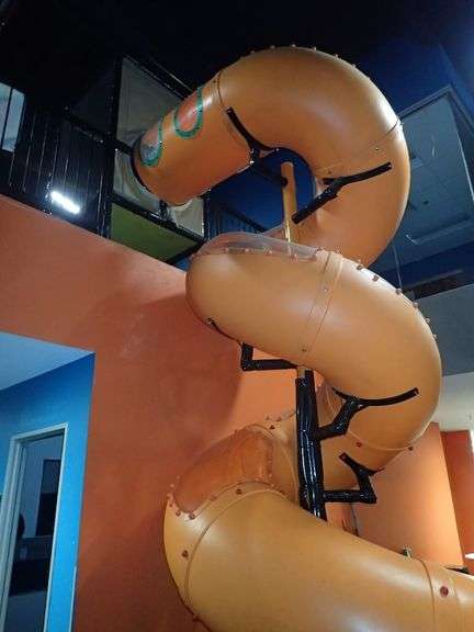 Large Spiral Tube Slide w/ Plexiglass Windows